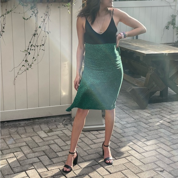 Dark green animal print midi skirt - Picture 3 of 6